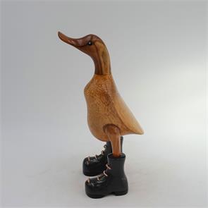 Ente »Celina« - klein braun aufrecht mit schwarzen Schuhen